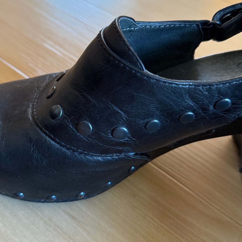 DANSKO RYDER ANTIQUE BRASS STUDDED BLACK LEATHER SHOES SIZE: 38 (7.5) - Picture 11 of 13